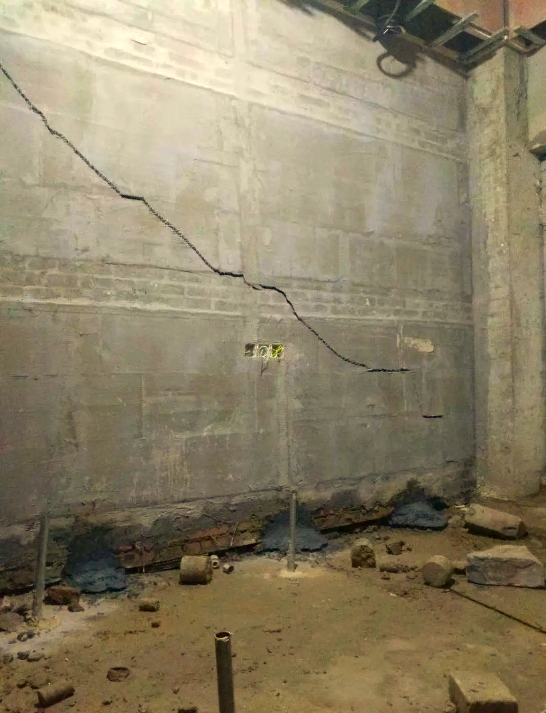 鹤壁山城区房屋下沉加固
