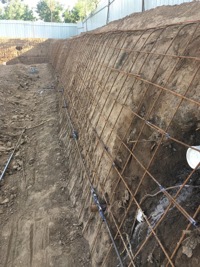 鹤壁山城区边坡加固
